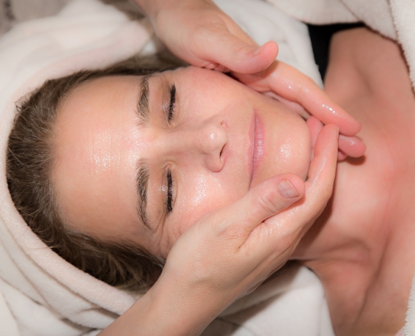 Masaje facial tratamiento